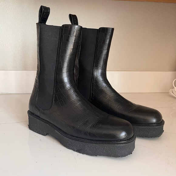 NWOT Paul Green Black Crocodile Boots Womens size 10 - Picture 2 of 4